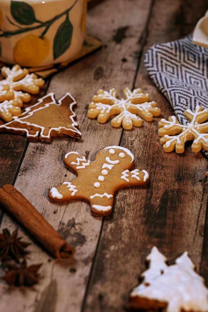festive-holiday-gingerbread-cookies-with-icing-35605510